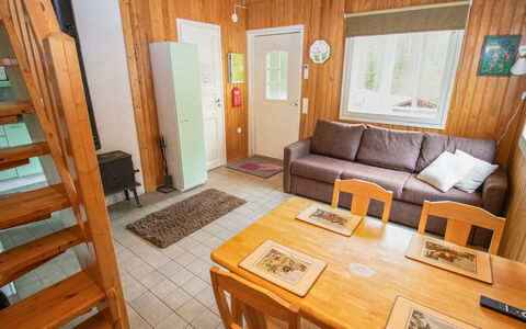 Sipoo 608: Family Car, Appartement, Luxevoertuig, Mid-Size Car, Parking, Sedan, Compacte Auto, Stadsauto