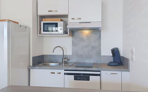 Coeur de Ville: Family Car, Appartement, Luxevoertuig, Mid-Size Car, Parking, Sedan, Compacte Auto, Stadsauto