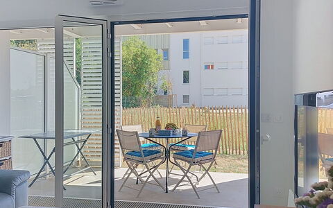Coeur de Ville: Family Car, Appartement, Luxevoertuig, Mid-Size Car, Parking, Sedan, Compacte Auto, Stadsauto
