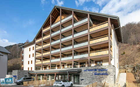 Vaujany 125: Family Car, Appartement, Luxevoertuig, Mid-Size Car, Parking, Sedan, Compacte Auto, Stadsauto