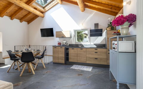 Cà Coda Rossa: Family Car, Appartement, Luxevoertuig, Mid-Size Car, Parking, Sedan, Compacte Auto, Stadsauto