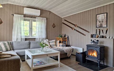 Hellebu: Meubilair, Interieur Ontwerp, Hout, Flooring, Bankstel, Plafond, Verdieping, Woonkamer, Verlichting, Kamer