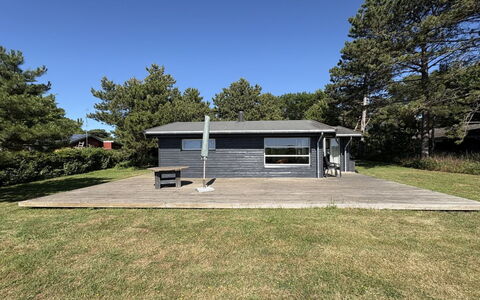 Vilmar - 450M from the Sea: Gras, Huis, Huis, Land Lot, Verblijf, Deur, Schaduw, Siding, Garden Gebouwen, Werf