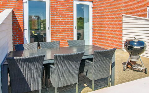 Majvi - 2.3Km from the Sea: Meubilair, Stoel, Buitenmeubels, Tafel, Buitentafel, Keuken En Eettafel, Patio, Beits, Koffietafel, Schaduw
