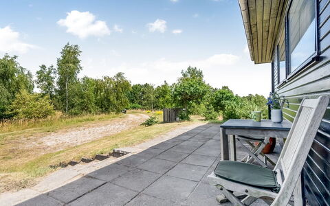 Tabetha - 800M from the Sea: Lucht, Wolk, Land Lot, Verblijf, Landscaping, Cumulus, Schaduw, Meteorologisch Verschijnsel, Oprit, Siding