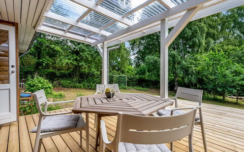 Hejne - 600M from the Sea: Meubilair, Hout, Buitenmeubels, Stoel, Tafel, Buitentafel, Schaduw, Veranda, Dek, Outdoor Structuur