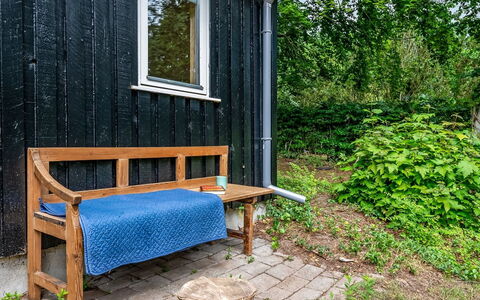 Hejne - 600M from the Sea: Hout, Meubilair, Buitenmeubels, Hardwood, Openluchtbank, Beits, Plank, Tuin, Backyard, Werf