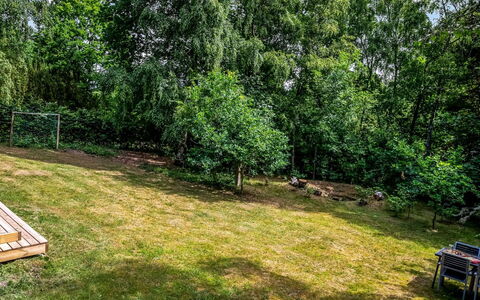 Hejne - 600M from the Sea: Boom, Gras, Struik, Tuin, Land Lot, Landelijk Gebied, Gazon, Schaduw