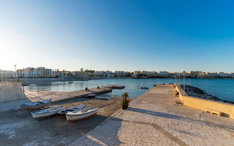Villa Ginevra Luxury Otranto: Lucht, Water, Zwemwater, Watervoorraden, Waterweg, Horizon, Kanaal, Bank, Meer, Kust