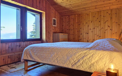 Le Mayen D'Ovronnaz: Hout, Slaapkamer, Interieur Ontwerp, Verdieping, Flooring, Plafond, Bed, Kamer, Hardwood, Huis