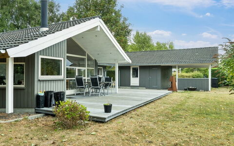 Veljan - 300M from the Sea: Huis, Huis, Dak, Verblijf, Deur, Siding, Veranda, Landgoed, Schaduw, Garden Gebouwen