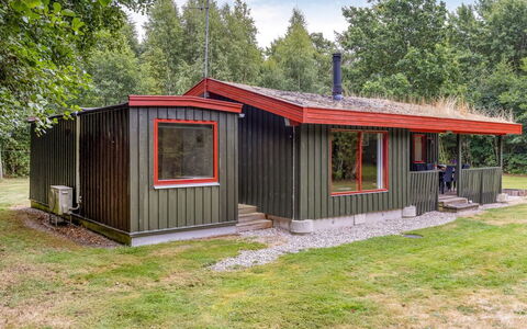 Arleta - 2Km from the Sea: Dak, Huis, Land Lot, Huis, Verblijf, Landgoed, Garden Gebouwen, Schaduw, Blokhut, Landscaping