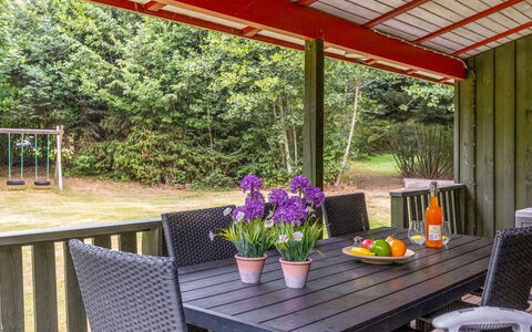 Arleta - 2Km from the Sea: Dak, Huis, Land Lot, Huis, Verblijf, Landgoed, Garden Gebouwen, Schaduw, Blokhut, Landscaping