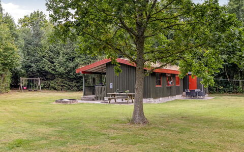 Arleta - 2Km from the Sea: Dak, Huis, Land Lot, Huis, Verblijf, Landgoed, Garden Gebouwen, Schaduw, Blokhut, Landscaping
