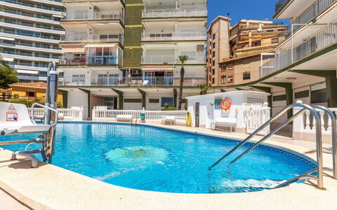 Las Vegas Ii: Appartement, Condominium, Gemengd Gebruik, Hotel, Balkon
