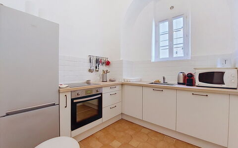 Casa Memmi Mouriès: Major Appliance, Toestel Van De Keuken, Flooring, Keuken, Interieur Ontwerp, Cabinetry, Verdieping, Countertop, Plafond, Huishoudapparatuur