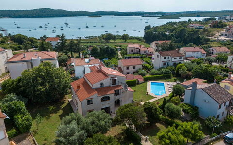 Nona: Appartement, Condominium, Gemengd Gebruik, Hotel, Balkon