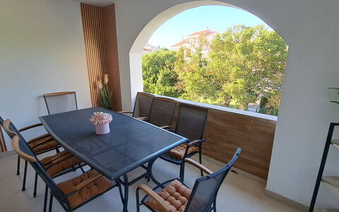 Nona: Appartement, Condominium, Gemengd Gebruik, Hotel, Balkon
