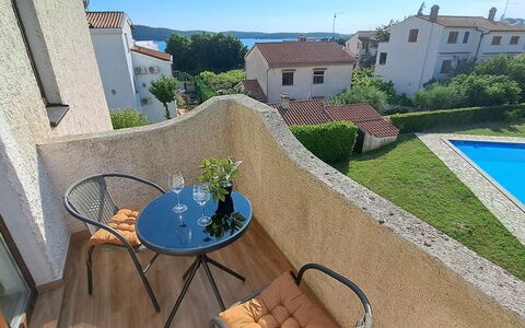 Nona: Appartement, Condominium, Gemengd Gebruik, Hotel, Balkon
