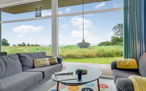Apsolon - 100M from the Sea: Interieur Ontwerp, Meubilair, Flooring, Verdieping, Plafond, Verlichting, Huis, Woonkamer, Stoel, Tapijt