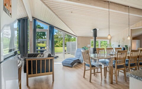 Esalina - 800M from the Sea: Hout, Huis, Verblijf, Hardwood, Veranda, Plafond, Plank, Dek, Schaduw, Houten Vloer
