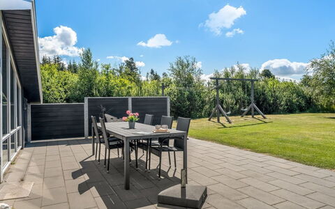 Esalina - 800M from the Sea: Buitenmeubels, Meubilair, Stoel, Schaduw, Tuin, Buitentafel, Dek, Landscaping, Hardwood, Patio