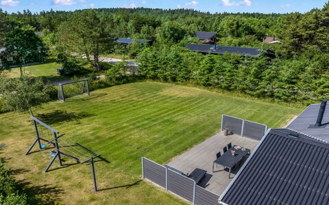 Esalina - 800M from the Sea: Land Lot, Tuin, Gazon, Landscaping, Schaduw, Werf, Backyard, Park, Garden Gebouwen, Hek