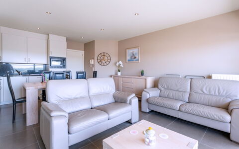 Residentie Casa Nova: Meubilair, Interieur Ontwerp, Flooring, Verdieping, Hout, Bankstel, Kamer, Plafond, Appartement, Woonkamer