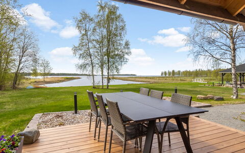 Villa Praava a: Hout, Land Lot, Buitenmeubels, Buitentafel, Hardwood, Houten Vloer, Dek, Stoel, Tuin