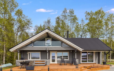 Villa Praava B: Hout, Verblijf, Huis, Siding, Timmerhout, Blokhut, Veranda, Hardwood, Garden Gebouwen, Plank