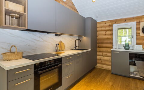 Villa Praava B: Flooring, Hout, Countertop, Interieur Ontwerp, Keuken, Cabinetry, Meubilair, Toestel Van De Keuken, Verdieping, Houten Vloer