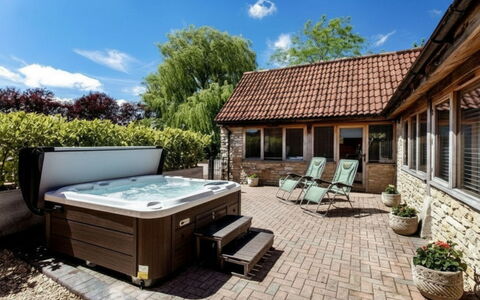 The Old Piggery at Rusty Lane Farm: Zwembad, Meubilair, Bad, Toevlucht, Eco Hotel, Buitenmeubels, Schaduw, Jacuzzi, Werf