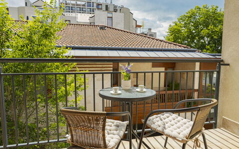 Patti: Meubilair, Hout, Stoel, Buitenmeubels, Veranda, Tafel, Buitentafel, Balkon, Dek, Beits