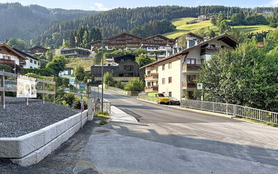 Zell am See 79: Gebouw, Huis, Woongebied, Buurt, Huis, Menselijke Nederzetting, Stedelijk Ontwerp, Doorgang, Voorstad, Dorp