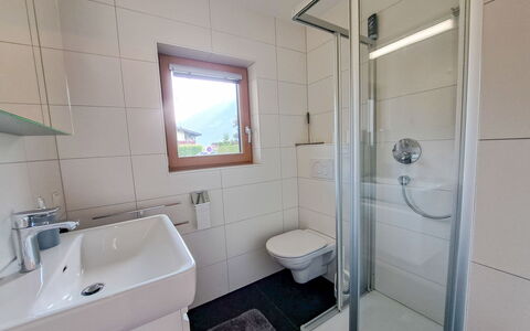 Achenkirch 622: Flooring, Interieur Ontwerp, Verdieping, Loodgieterswerkinrichting, Wastafel In De Badkamer, Plafond, Kamer, Badkamer, Wastafel, Loodgieter