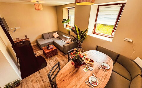 Eifelhuis im Salmtal: Meubilair, Interieur Ontwerp, Flooring, Hout, Verdieping, Bankstel, Woonkamer, Huis, Kamer, Houten Vloer