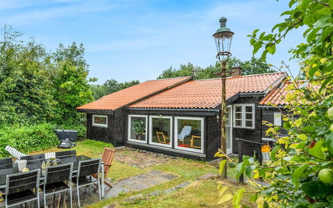 Unto - 6Km from the Sea: Huis, Huis, Struik, Verblijf, Dak, Landgoed, Boerderij, Tuin, Werf, Landscaping