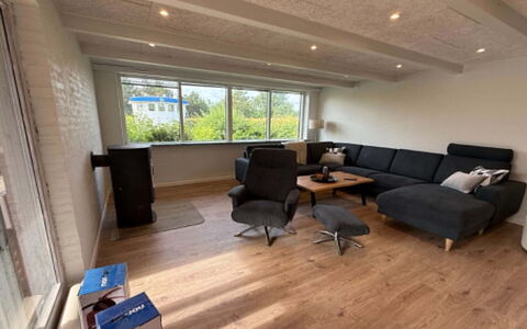 Alette - 400M from the Sea: Meubilair, Flooring, Interieur Ontwerp, Verdieping, Hout, Houten Vloer, Plafond, Bankstel, Woonkamer, Kamer
