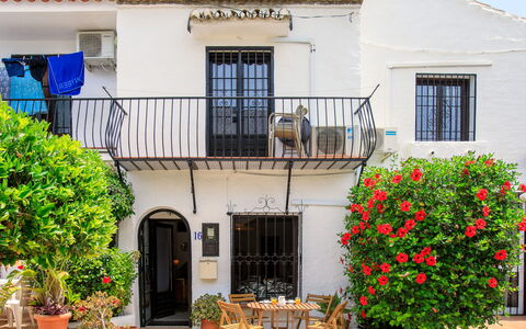 Carmen: Bloempot, Deur, Balkon, Kamerplant, Hacienda, Binnenplaats