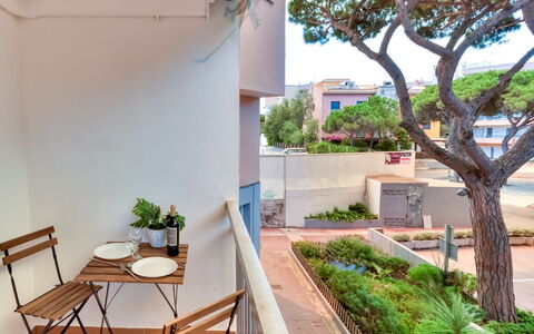 Cannes: Appartement, Woongebied, Stedelijk Ontwerp, Balkon, Condominium, Schaduw, Binnenplaats