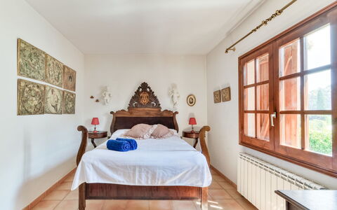 Quietud: Meubilair, Bed, Interieur Ontwerp, Slaapkamer, Muur, Hout, Flooring, Plafond, Laken, Verdieping