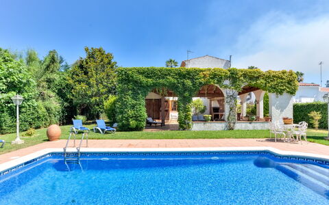 Quietud: Zwembad, Landgoed, Toevlucht, Tuin, Hacienda, Villa, Schaduw, Landscaping, Binnenplaats, Eco Hotel