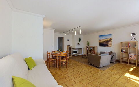 Metadier: Meubilair, Flooring, Verdieping, Interieur Ontwerp, Hout, Plafond, Bankstel, Kamer, Houten Vloer, Woonkamer