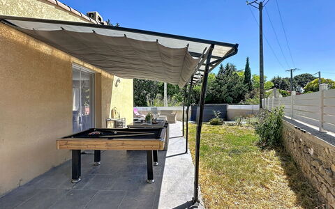 Villa des Amoureux: Schaduw, Luifel, Canopy, Outdoor Structuur, Metaal, Pergola, Buitenmeubels, Patio