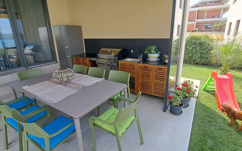 Val: Interieur Ontwerp, Meubilair, Hout, Flooring, Plafond, Verdieping, Kamer, Verlichting, Appartement, Tafel