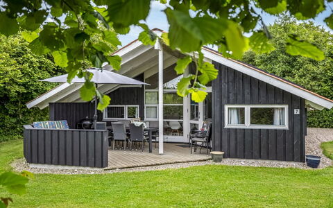Ljubinko - 300M from the Sea: Huis, Huis, Verblijf, Dak, Veranda, Deur, Siding, Schaduw, Garden Gebouwen, Landgoed