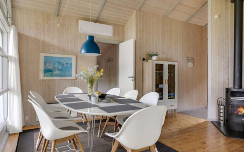 Ljubinko - 300M from the Sea: Interieur Ontwerp, Meubilair, Flooring, Hout, Plafond, Verdieping, Lichte Inrichting, Eetkamer, Keuken En Eettafel, Stoel