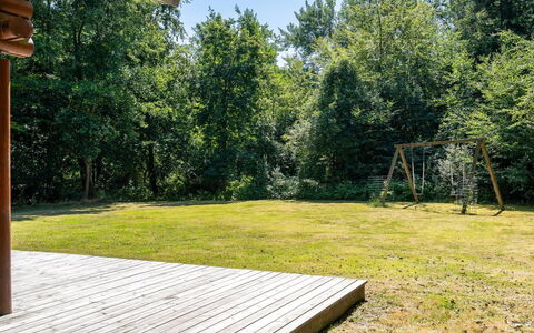 Unelma - from the Sea: Hout, Land Lot, Schaduw, Tuin, Zonlicht, Hardwood, Backyard, Woody Plant, Landscaping, Gazon