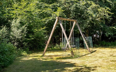 Unelma - from the Sea: Natuurlijke Omgeving, Hout, Speeltoestel, Schommel, Land Lot, Bos, Woody Plant, Tuin, Schaduw, Park