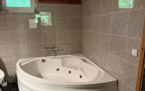 Unelma - from the Sea: Loodgieterswerkinrichting, Bad, Flooring, Badkamer, Verdieping, Interieur Ontwerp, Loodgieter, Kraan, Kamer